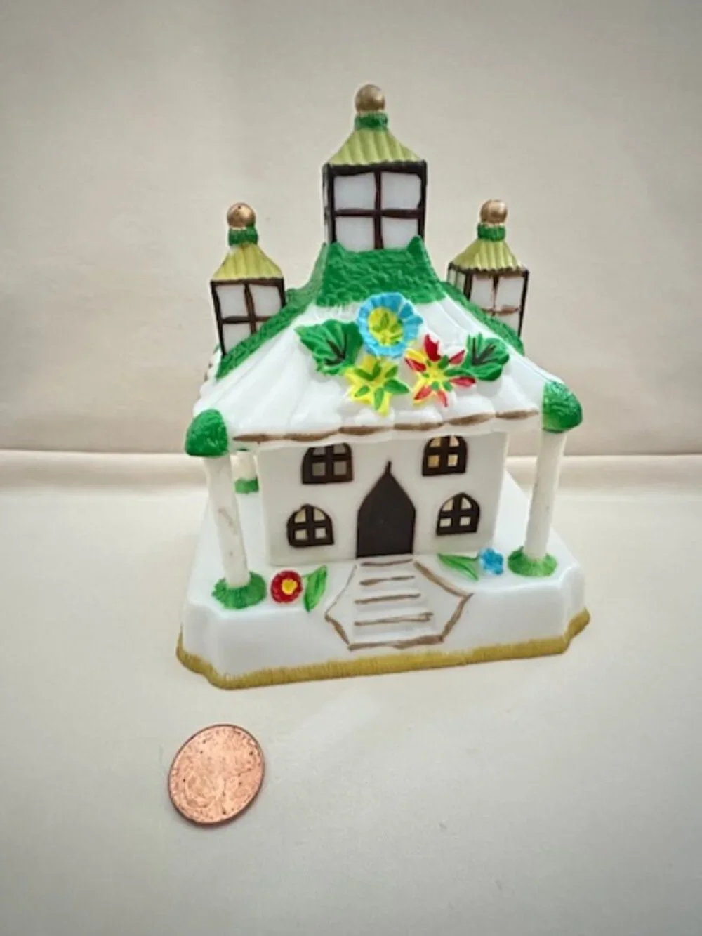 Wilton vintage plastic